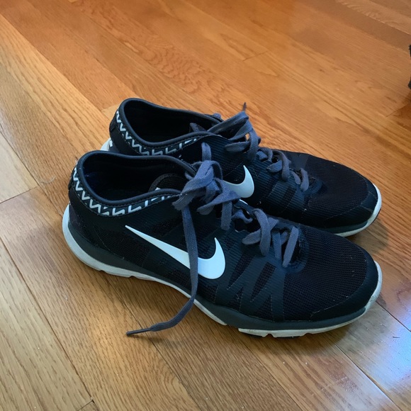 old nike tennis shoes